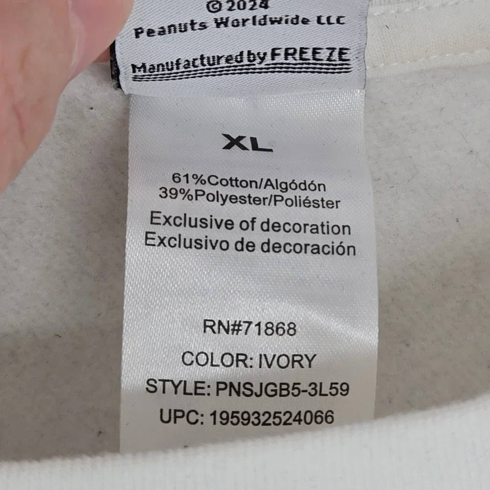 Peanuts New York Snoopy Cream/Black/Red Graphic Sweatshirt - Picture 5 of 9